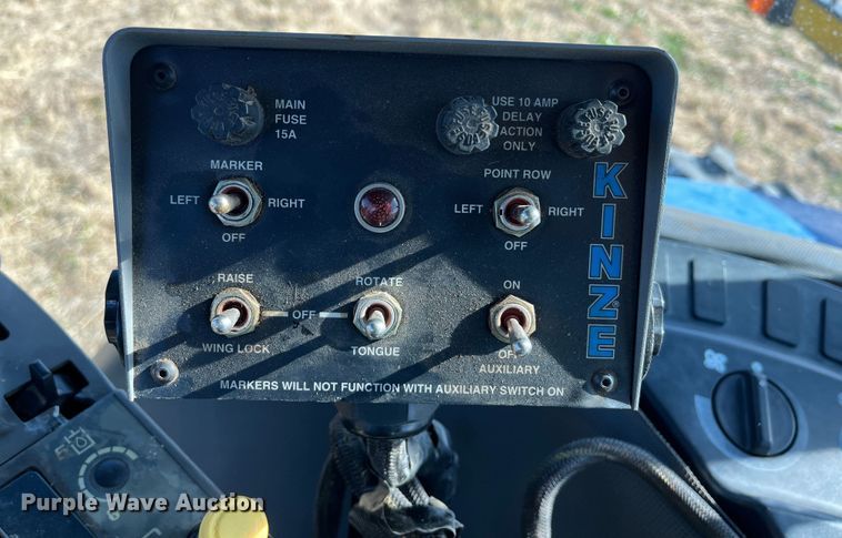 image for item DR7345 Kinze 3600  planter