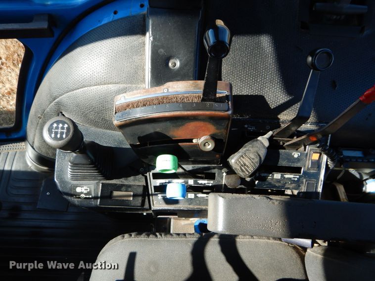 image for item DS6289 1993 Ford 8630  tractor