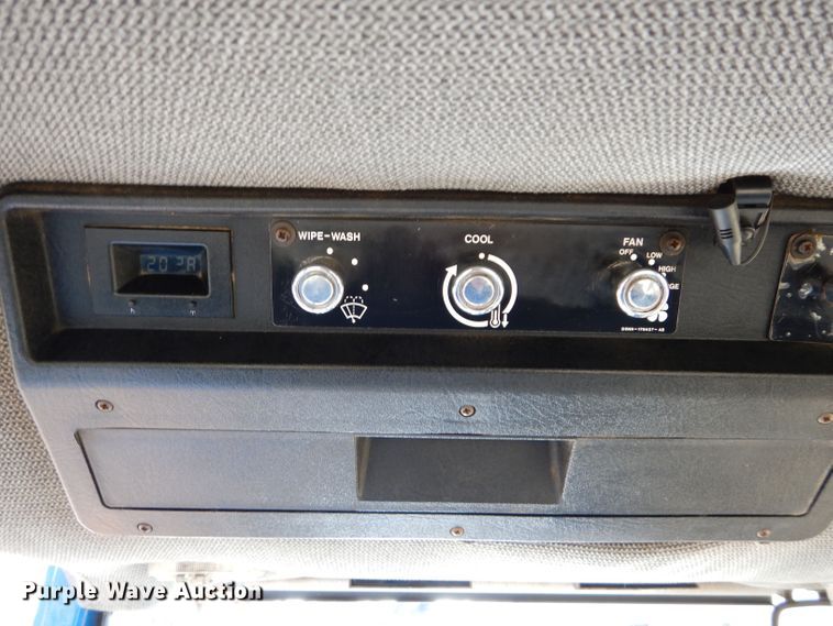 image for item DS6289 1993 Ford 8630  tractor