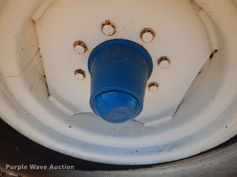 image for item DS6289 1993 Ford 8630  tractor