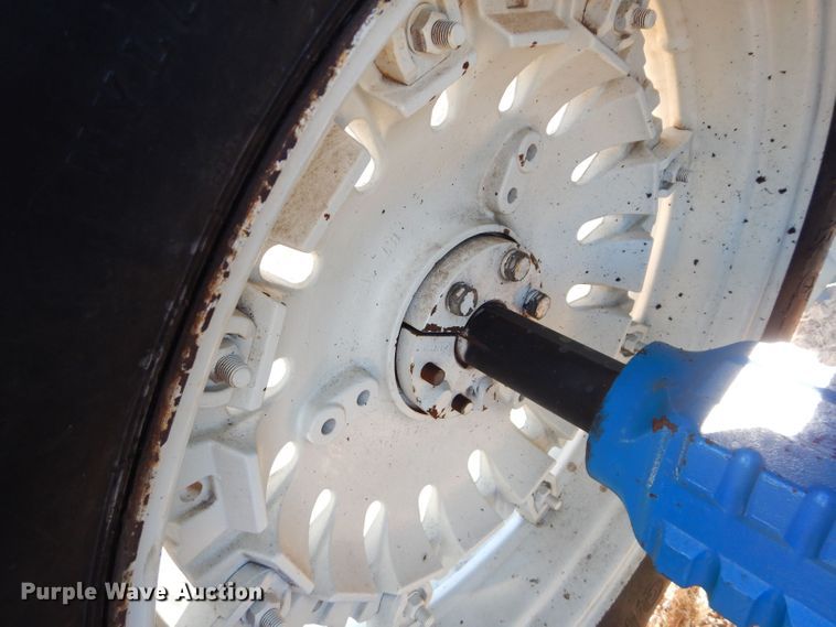 image for item DS6289 1993 Ford 8630  tractor