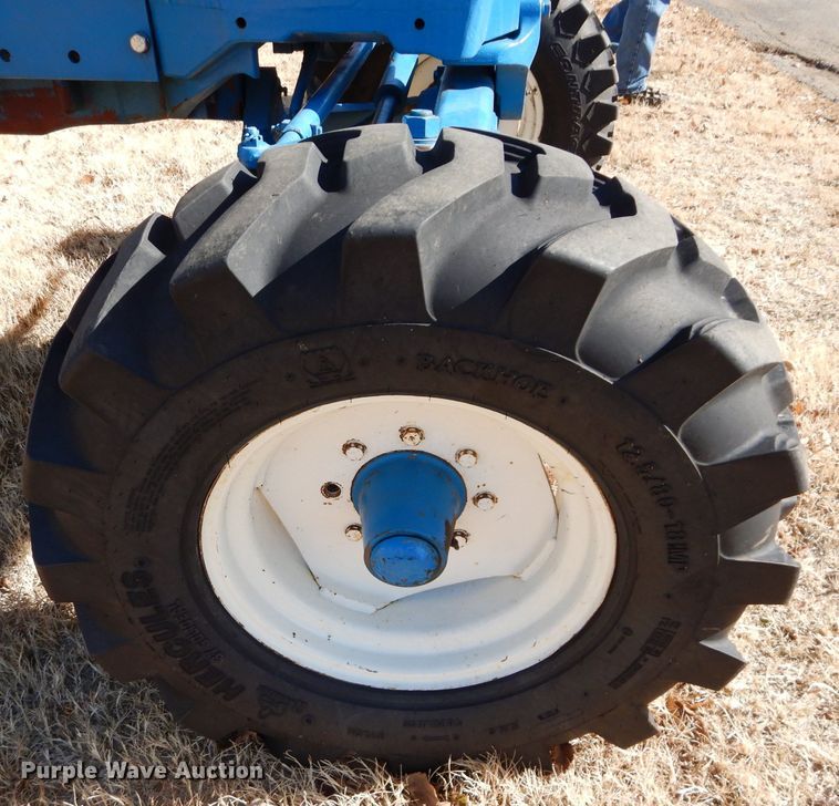 image for item DS6289 1993 Ford 8630  tractor