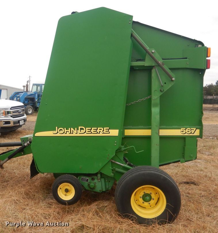 image for item HQ9521 2002 John Deere 567  round baler
