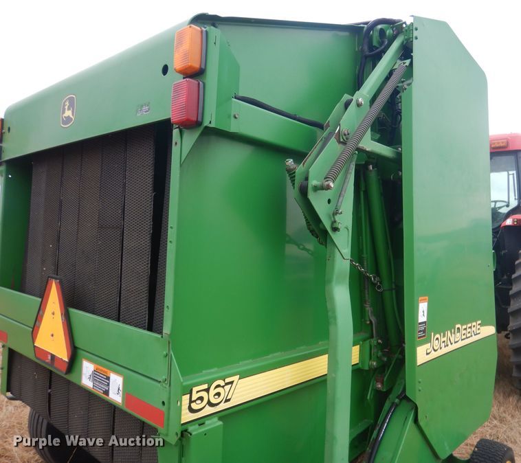 image for item HQ9521 2002 John Deere 567  round baler