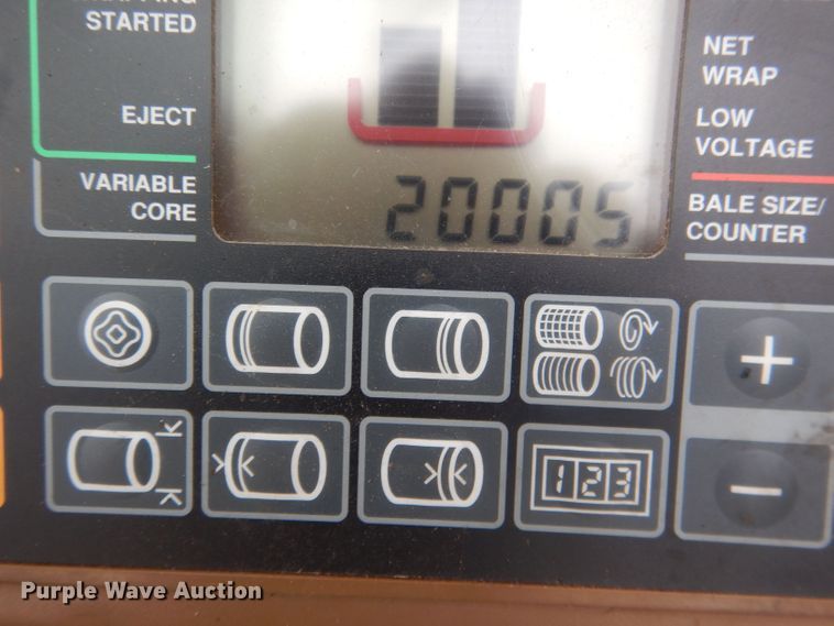 image for item HQ9521 2002 John Deere 567  round baler