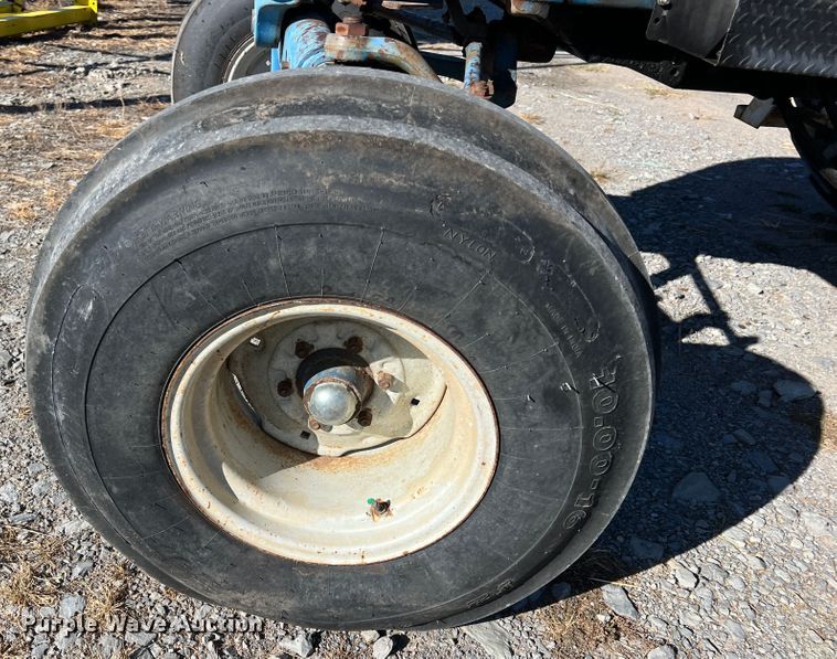 image for item HX9999 1976 Ford 9600  tractor