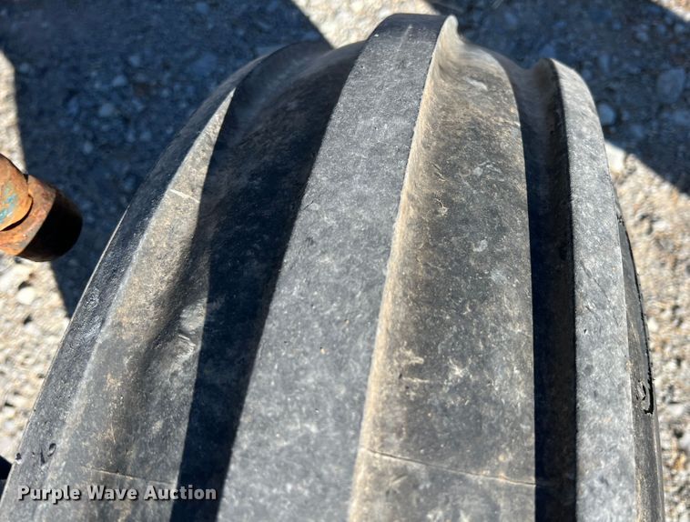 image for item HX9999 1976 Ford 9600  tractor