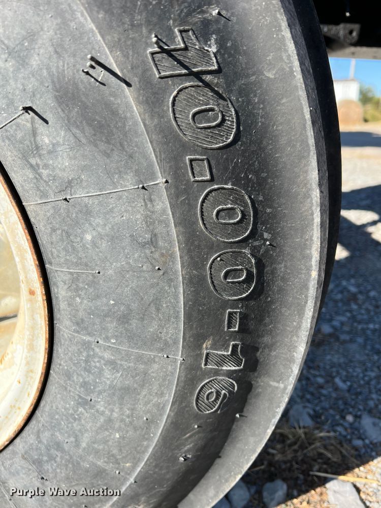 image for item HX9999 1976 Ford 9600  tractor