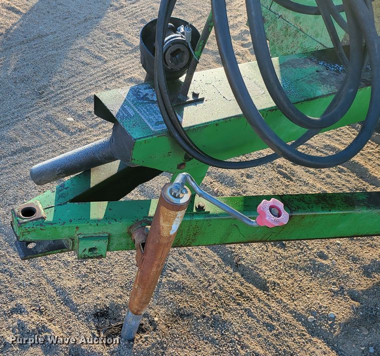 image for item IU9883 John Deere 350  manure spreader