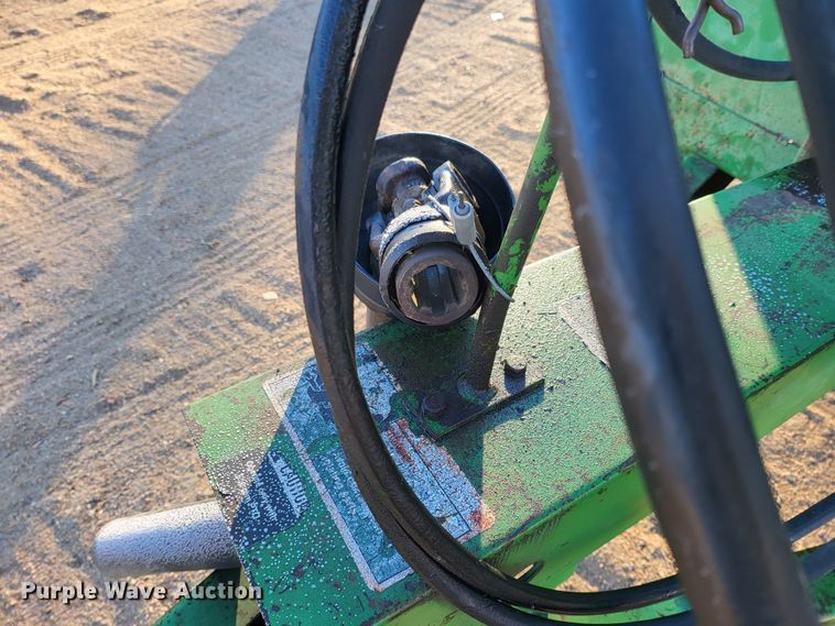 image for item IU9883 John Deere 350  manure spreader