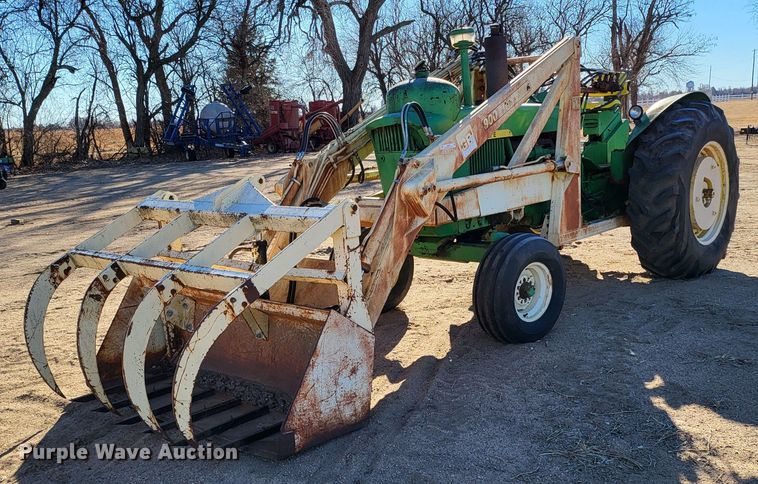 image for item IU9893 John Deere 4010  tractor