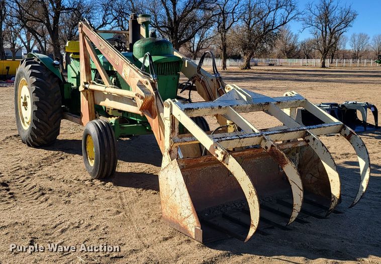 image for item IU9893 John Deere 4010  tractor