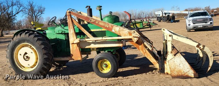 image for item IU9893 John Deere 4010  tractor