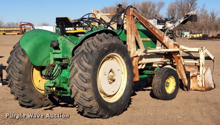 image for item IU9893 John Deere 4010  tractor
