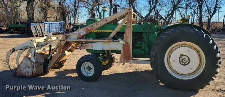 image for item IU9893 John Deere 4010  tractor