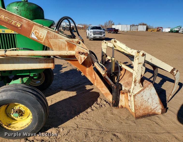 image for item IU9893 John Deere 4010  tractor