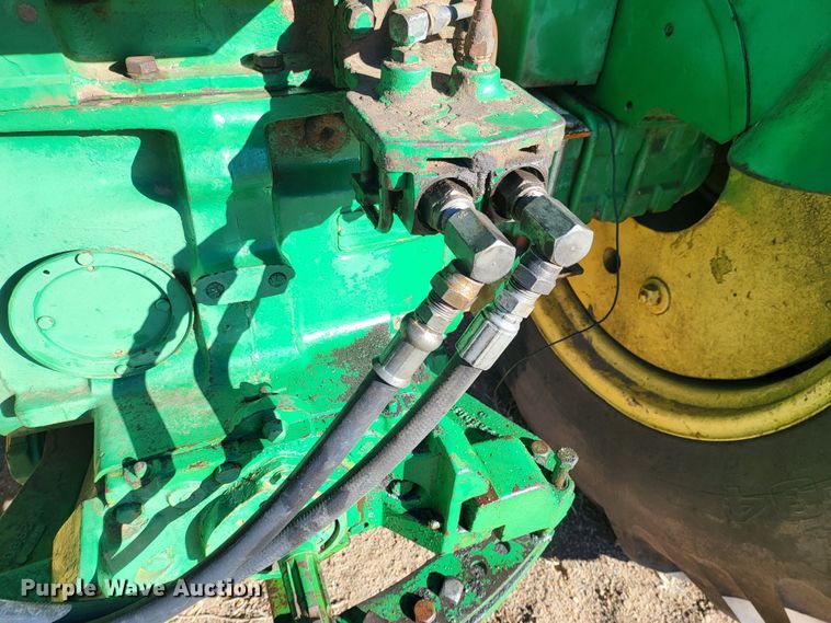 image for item IU9893 John Deere 4010  tractor