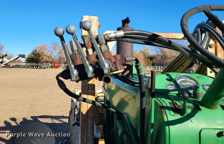 image for item IU9893 John Deere 4010  tractor