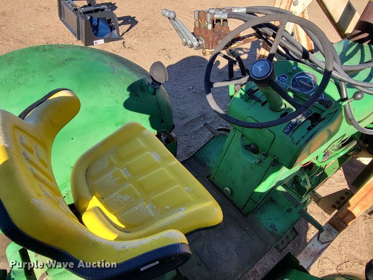 image for item IU9893 John Deere 4010  tractor