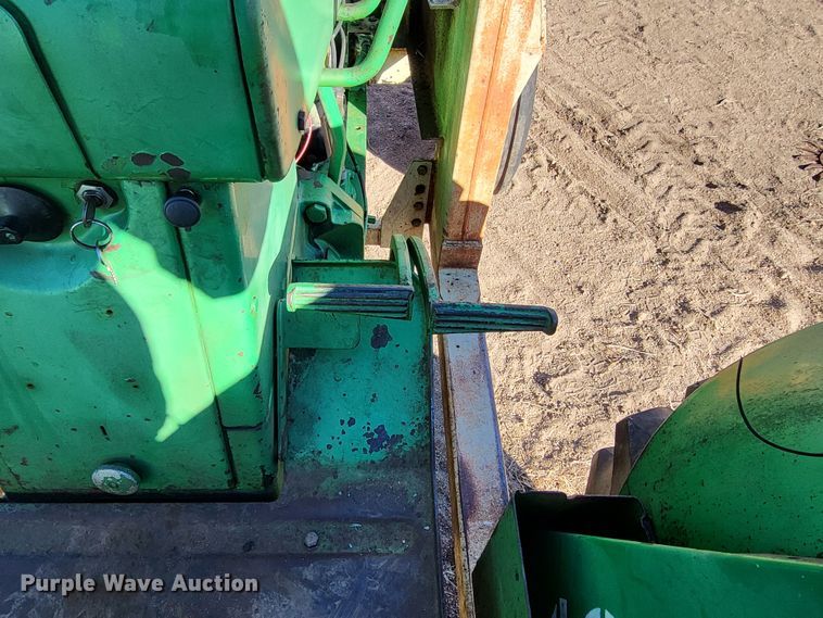 image for item IU9893 John Deere 4010  tractor