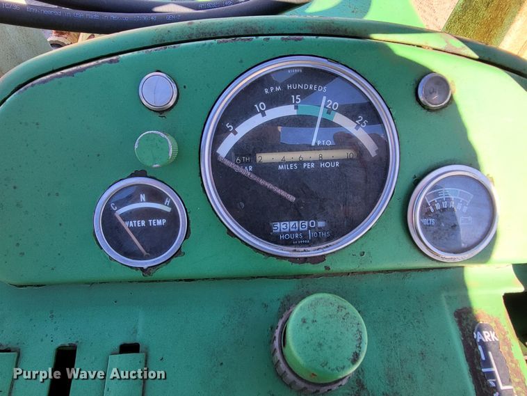 image for item IU9893 John Deere 4010  tractor