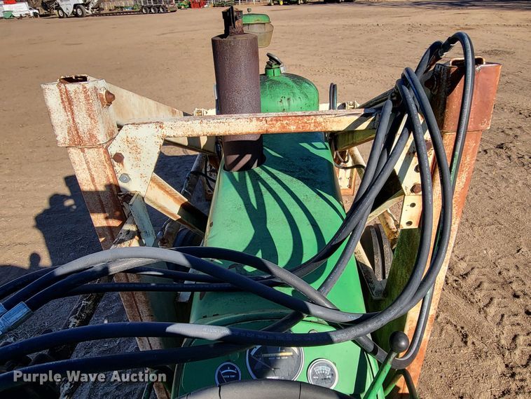 image for item IU9893 John Deere 4010  tractor