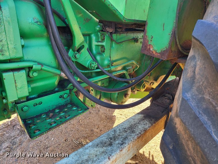 image for item IU9893 John Deere 4010  tractor