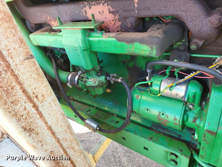 image for item IU9893 John Deere 4010  tractor