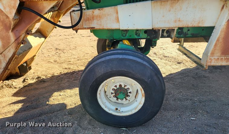 image for item IU9893 John Deere 4010  tractor