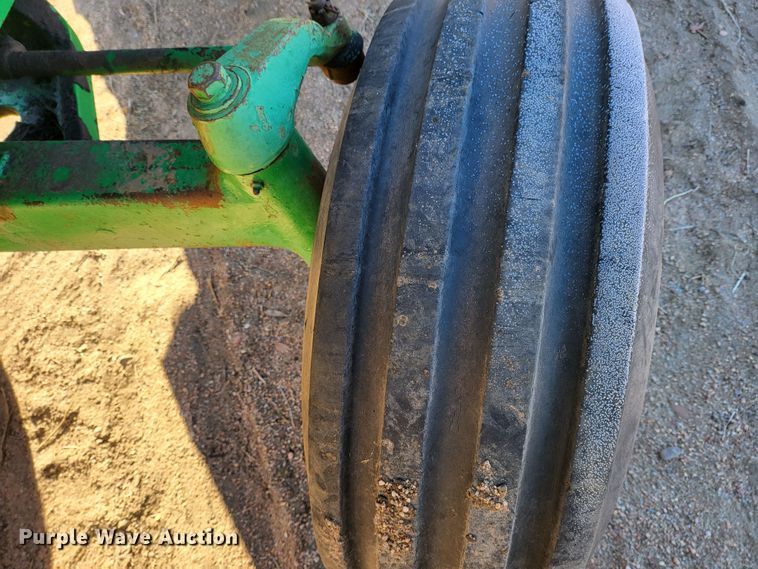 image for item IU9893 John Deere 4010  tractor