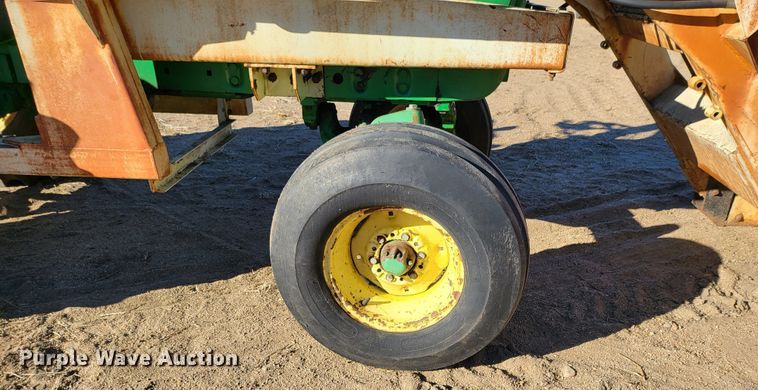 image for item IU9893 John Deere 4010  tractor