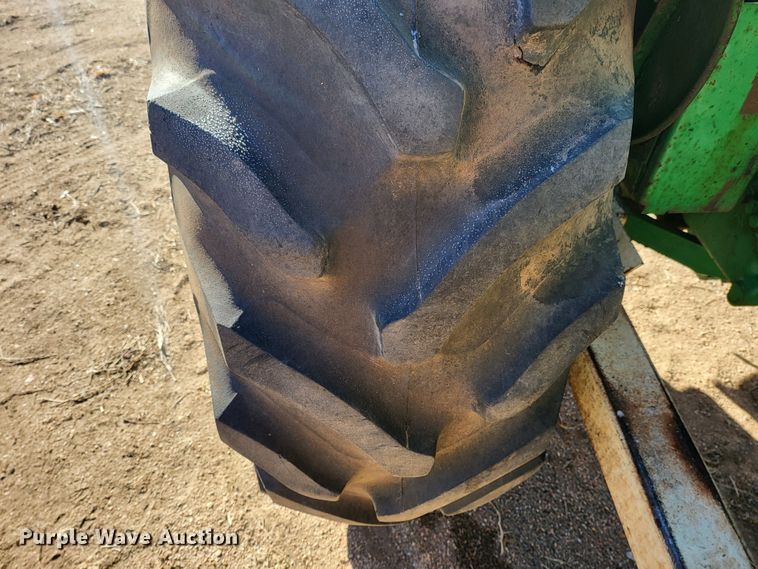 image for item IU9893 John Deere 4010  tractor