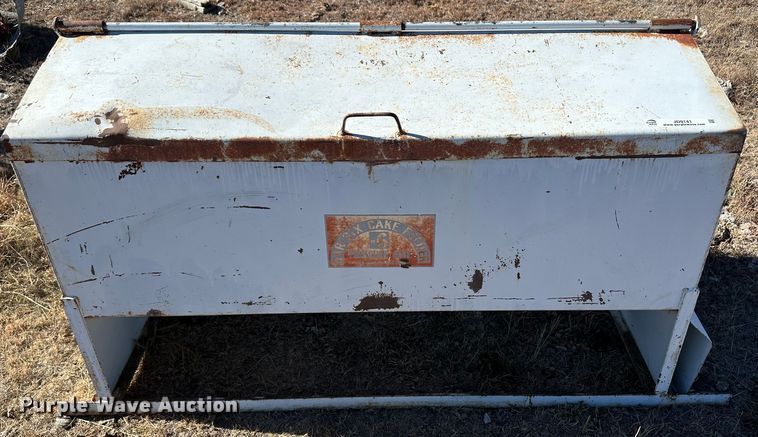 image for item JD9141 Bar-Six  cake feeder