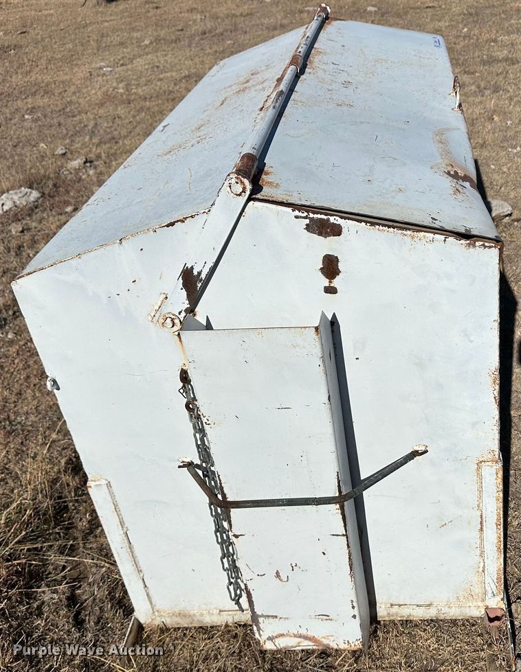 image for item JD9141 Bar-Six  cake feeder