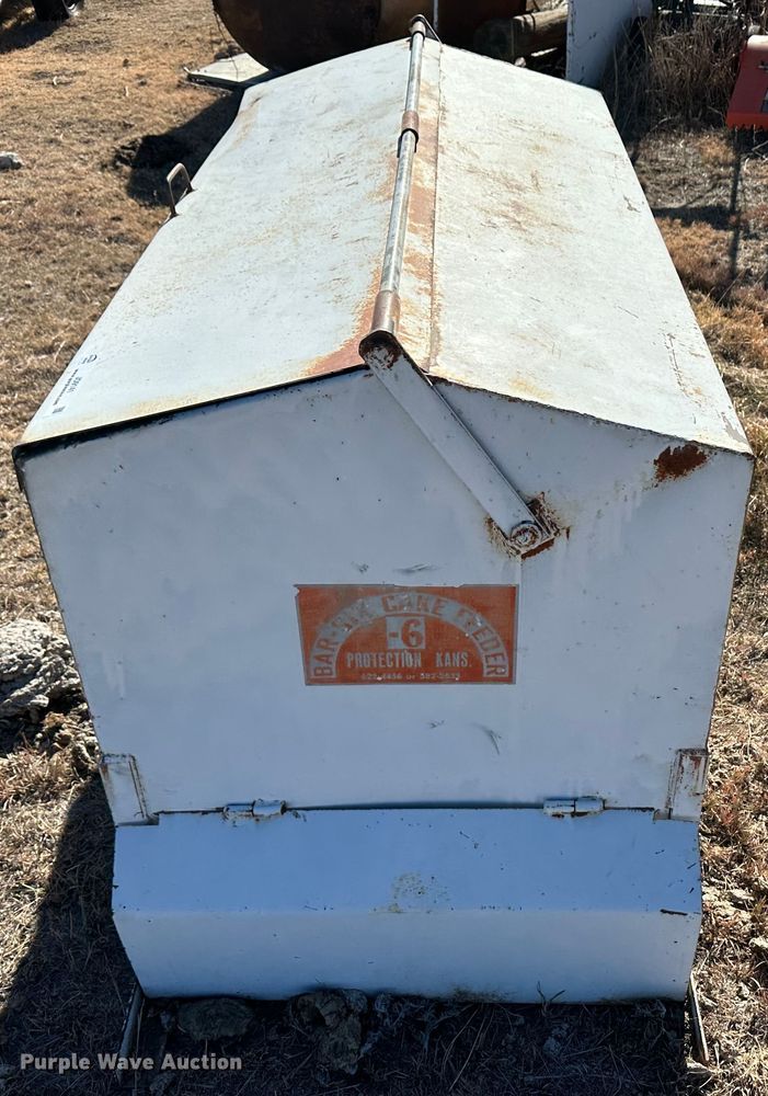 image for item JD9141 Bar-Six  cake feeder