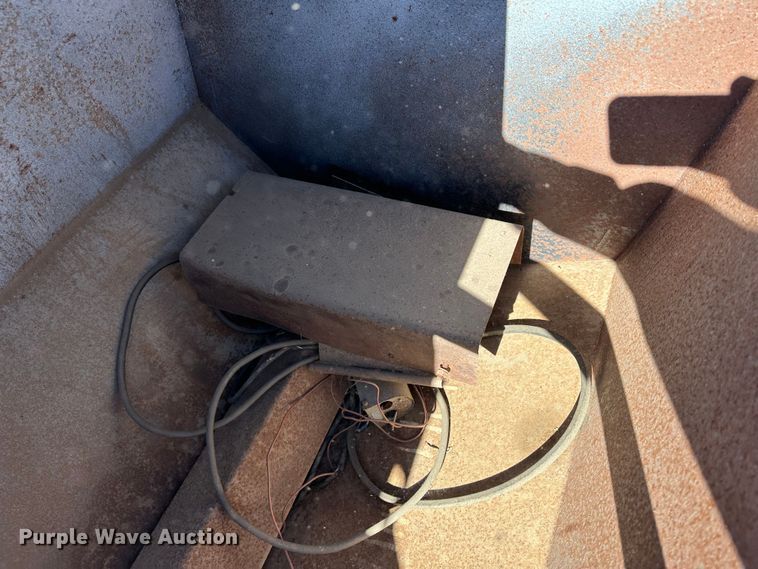 image for item JD9141 Bar-Six  cake feeder