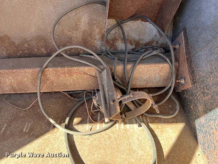 image for item JD9141 Bar-Six  cake feeder