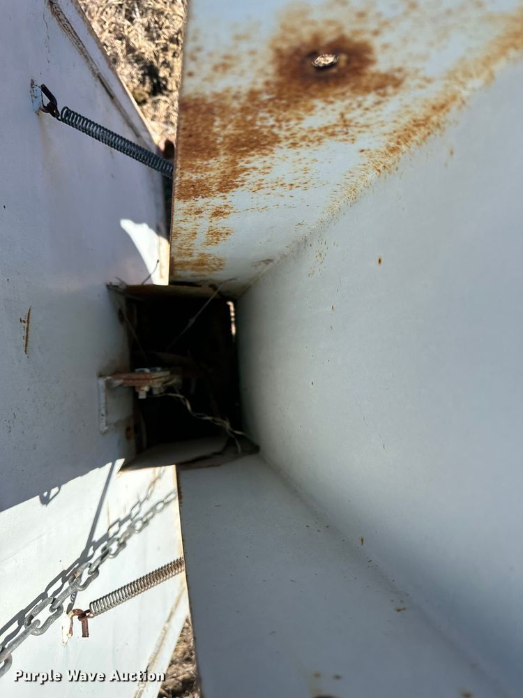 image for item JD9141 Bar-Six  cake feeder