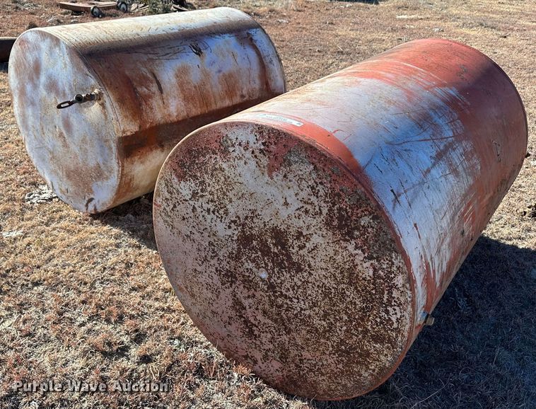 image for item JD9142 (2) tanks