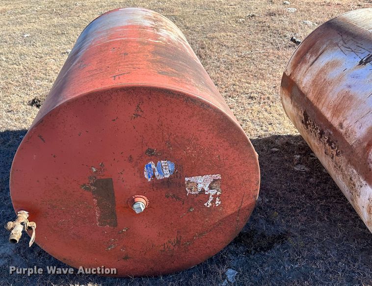 image for item JD9142 (2) tanks