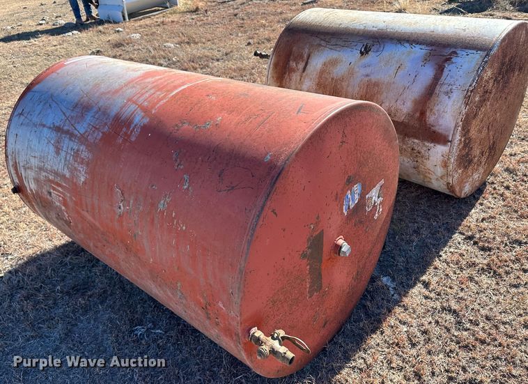 image for item JD9142 (2) tanks