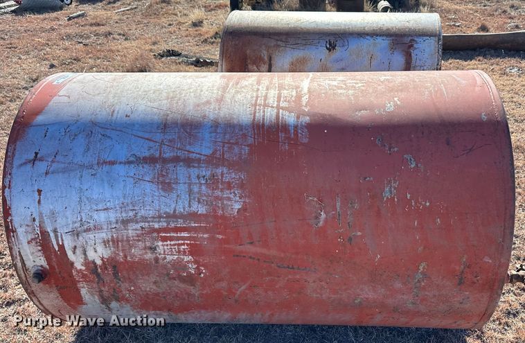 image for item JD9142 (2) tanks