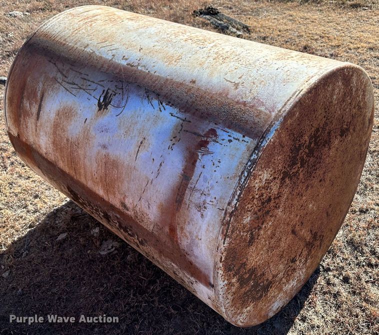 image for item JD9142 (2) tanks