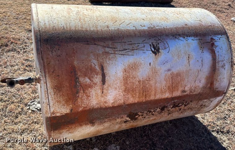 image for item JD9142 (2) tanks