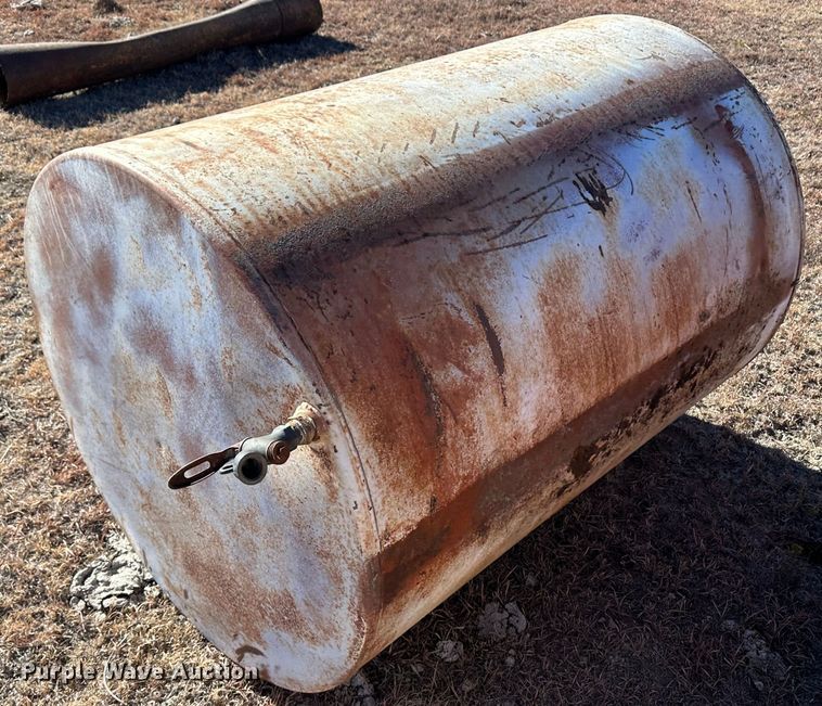 image for item JD9142 (2) tanks