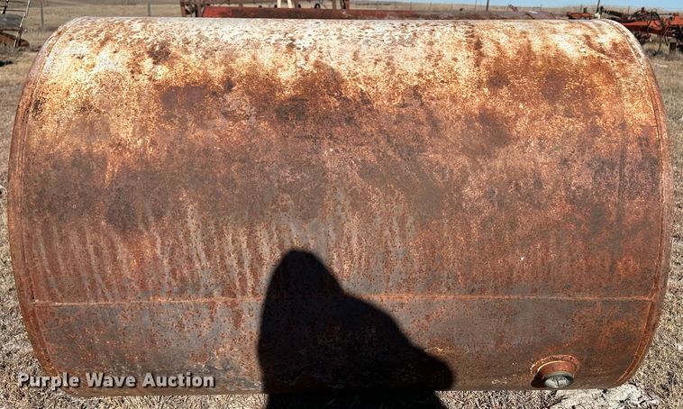 image for item JD9142 (2) tanks