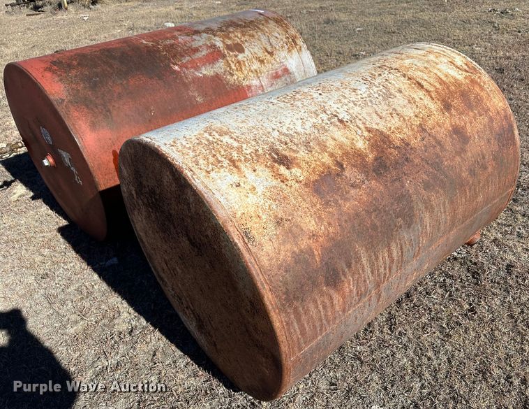 image for item JD9142 (2) tanks