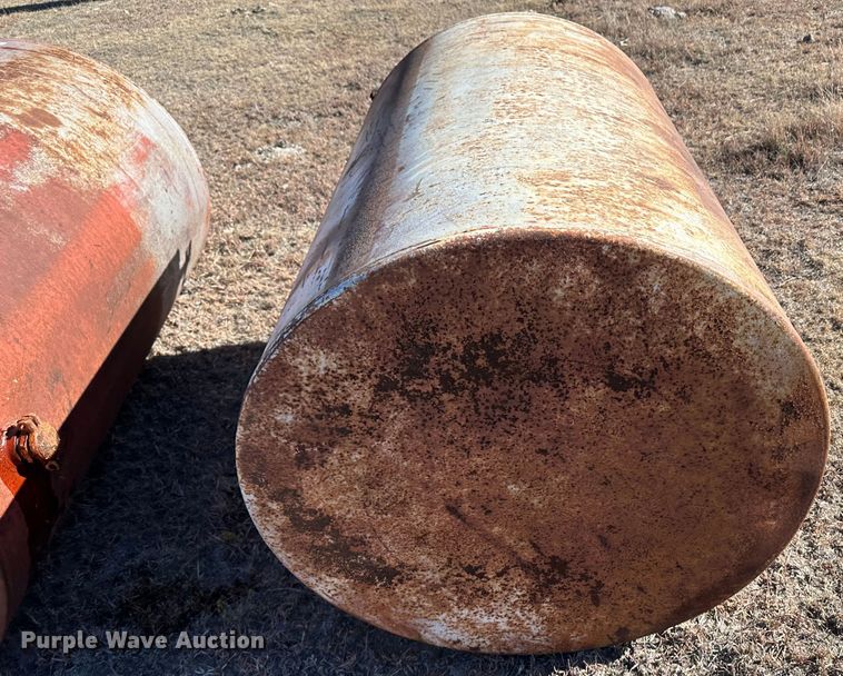 image for item JD9142 (2) tanks