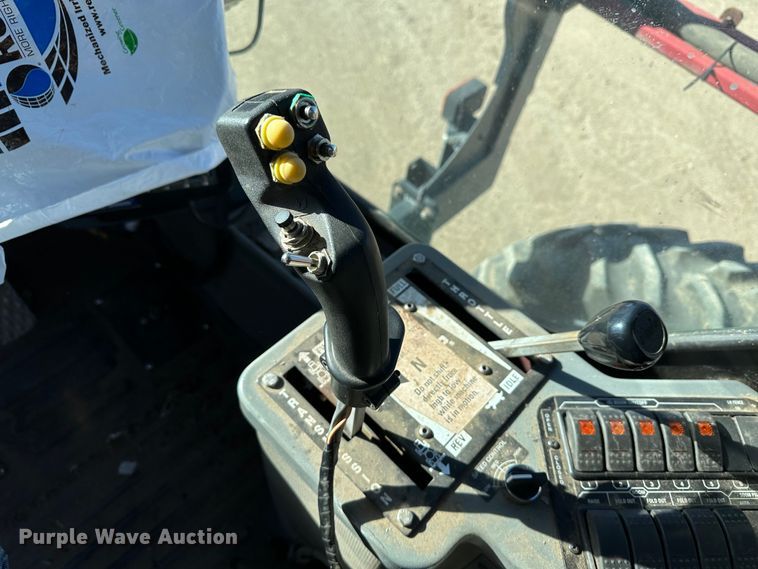 image for item JD9149 2003 Case IH Patriot SPX3200  sprayer