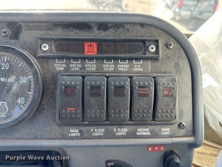 image for item JD9149 2003 Case IH Patriot SPX3200  sprayer